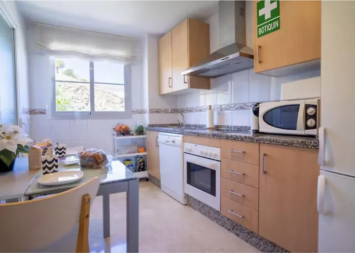 Cyv - Nice Apartment W A Pool, Close To The Beach